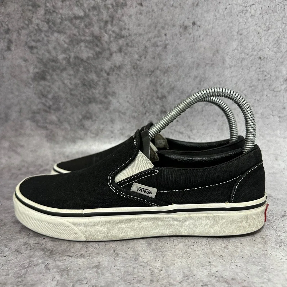 Vans Slip On Shoes Womens 7.5 Black White Classic Canvas Skate Sneakers Low